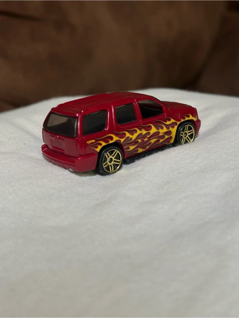 Hot Wheels '07 Cadillac Escalade with Dark Red & Yellow Flames